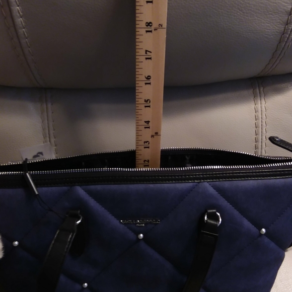 WNT KARL LAGERFELD CROSSBODY/OVER SHOULDER BAG - Picture 9 of 9